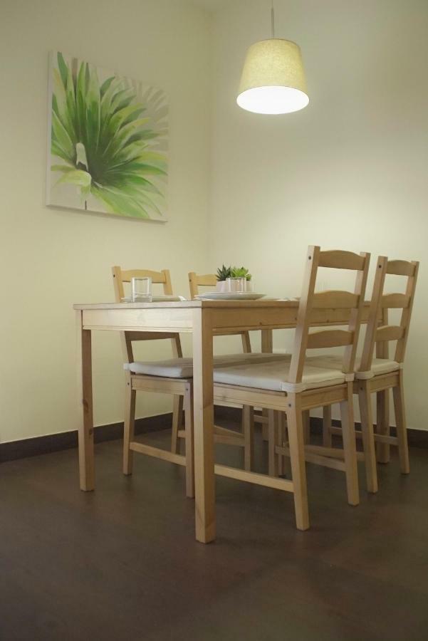 Apartamento Los Azahares Севиля Екстериор снимка